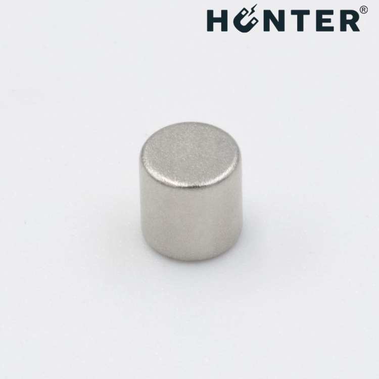 Magnes neodymowy walcowy 4×4 mm, klasa N45 – Magnesy Hunter