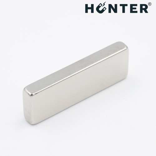 Magnes neodymowy 30x10x4mm / N45 płytkowy 5