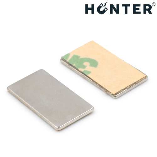 Magnes neodymowy 20x10x1 mm / N45 z klejem 3M