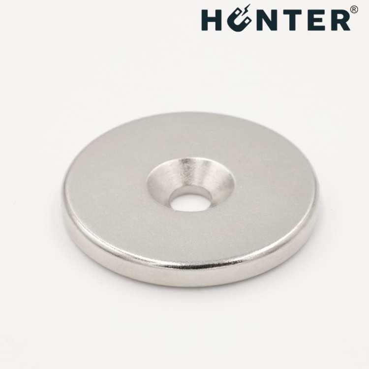 Magnes neodymowy 25x3mm walcowy z otworem 8x4mm / N45 pod wkręt 7