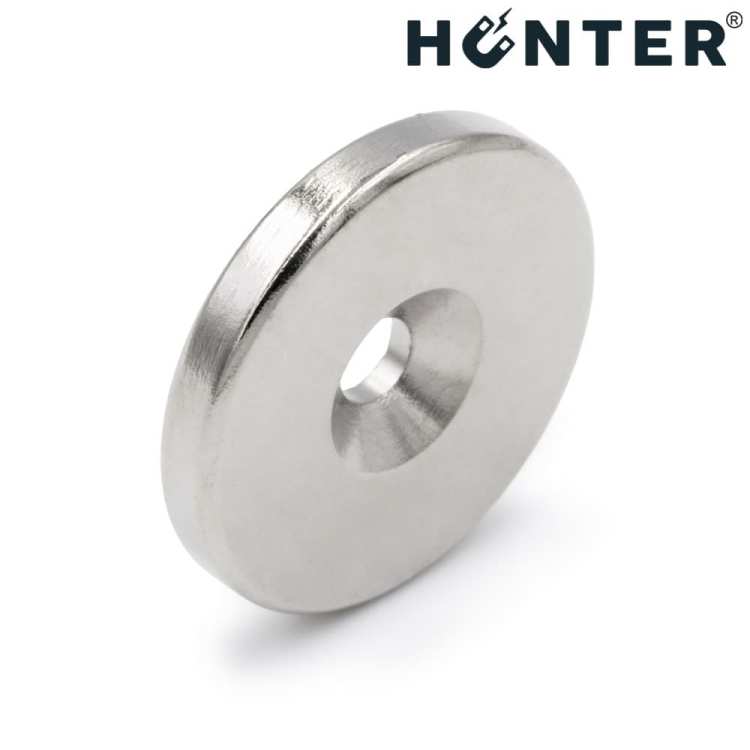 Magnes neodymowy 20×3 mm — wkręt montażowy w fazie