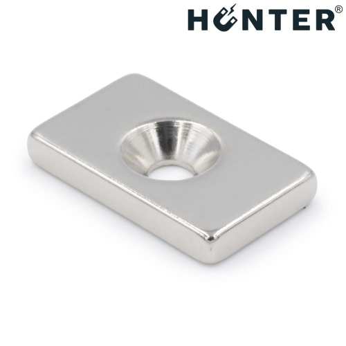 Magnes neodymowy 20x12x3mm otwory 7/3,5 pod wkręt 1