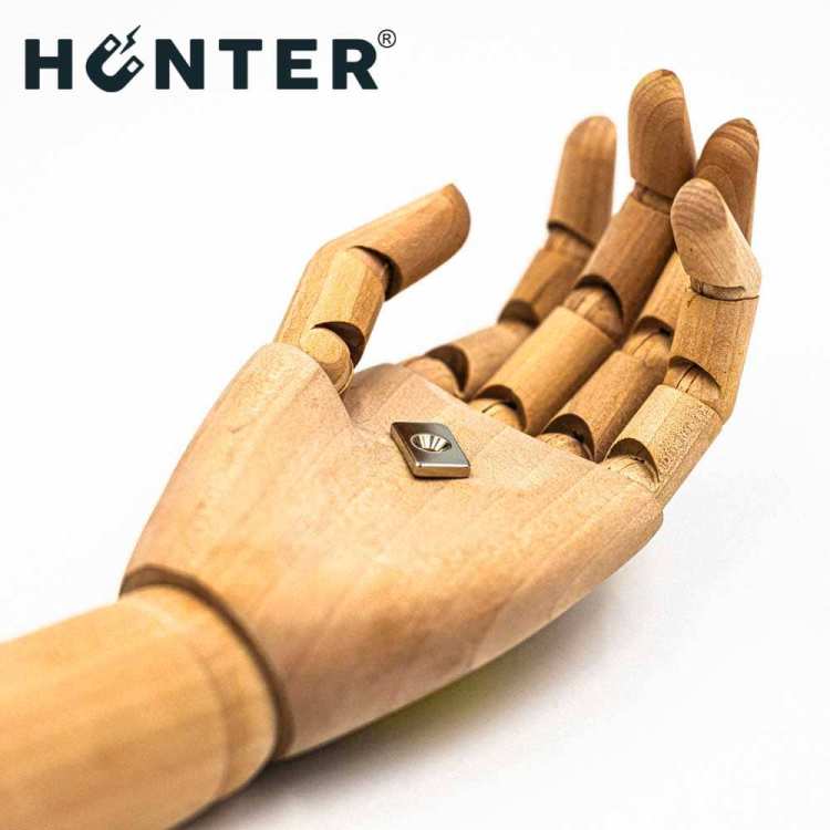 Magnes neodymowy 20x12x3mm otwory 7/3,5 pod wkręt 3