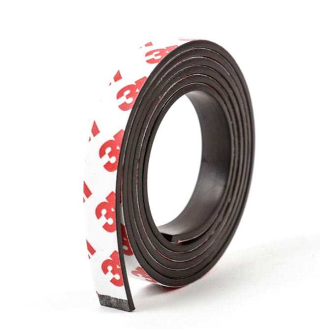 Taśma magnetyczna z klejem 3M 10mm /1,5mm/ 100cm 1