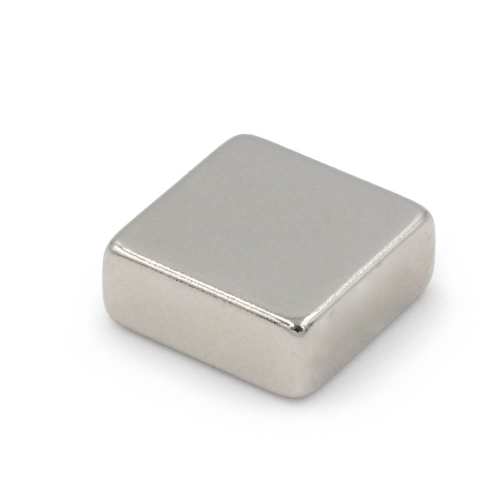 Magnes neodymowy płytkowy 10×10×4 mm, klasa N45 – Magnesy Hunter