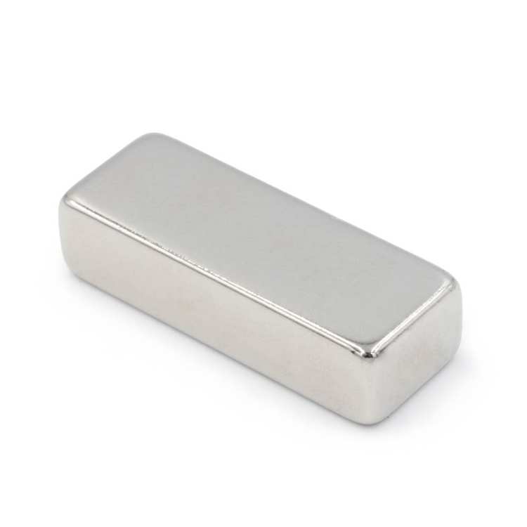 Magnes neodymowy płytkowy 40×15×10 mm, klasa N45 – Magnesy Hunter
