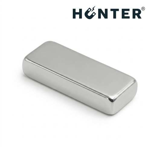 Magnes neodymowy płytkowy 25×10×5 mm N45 – widok pod kątem, Magnesy Hunter