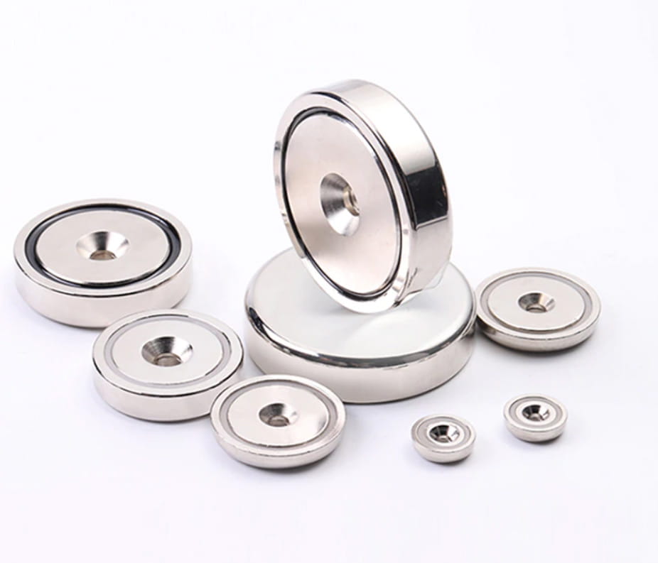 UCHWYT MAGNETYCZNY OBUDOWA STALOWA WKRĘT 20x4,5 mm 6