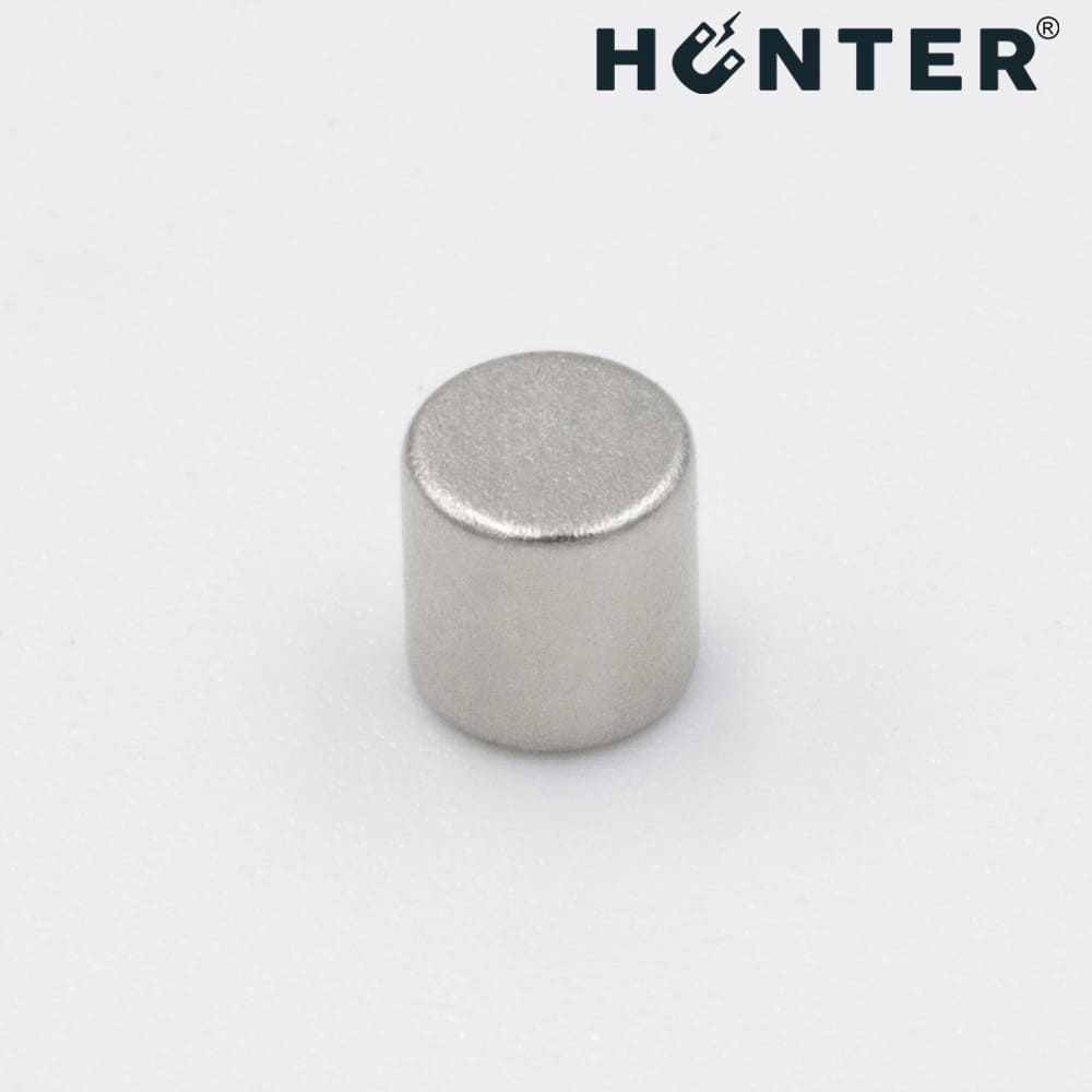 Magnes neodymowy walcowy 4×4 mm, klasa N45 – Magnesy Hunter