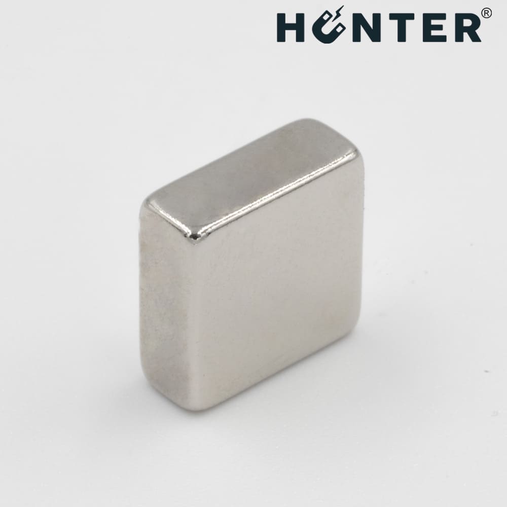 Magnes neodymowy 10x10x4mm / N45 płytkowy 3