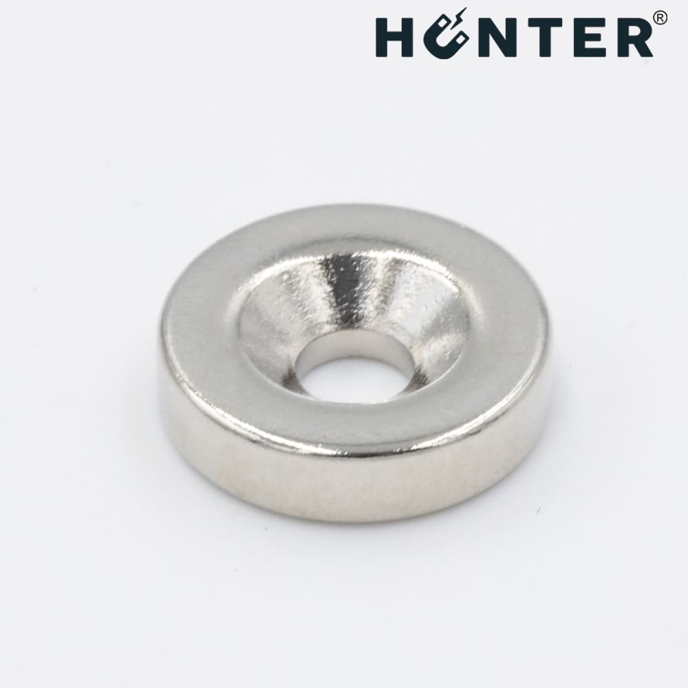 Magnes neodymowy 12x3 mm z otworem 7x3.5 mm / N45 pod wkręt 6