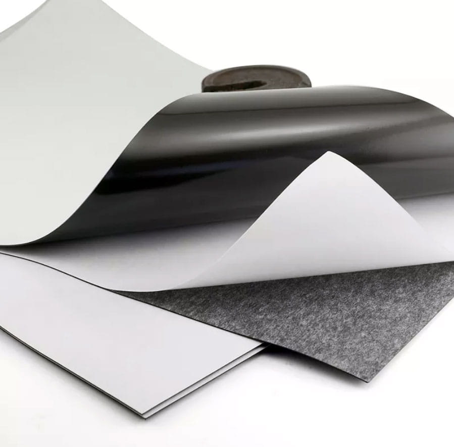 Folia magnetyczna A4 arkusz z klejem 0,4 mm