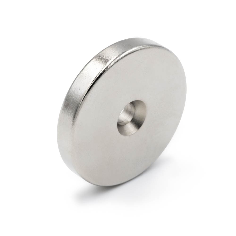 Magnes neodymowy pod wkręt 30×5 mm z otworem stożkowym 7,5×4,5 mm, N45 – Magnesy Hunter